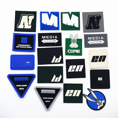 字母时尚装饰贴花裤子皮标logo定制衣服滴塑标橡胶标围巾PVC软胶