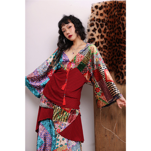 畔喜鱼一 新中式秋冬丝绒撞色花卉v领刺绣古着感针织重工拼接上衣