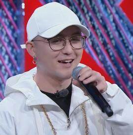 中国新说唱眼镜架子那吾克热同款