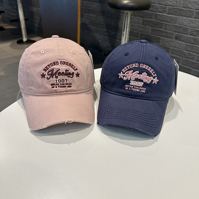 立体字母刺绣韩版潮搭棒球帽