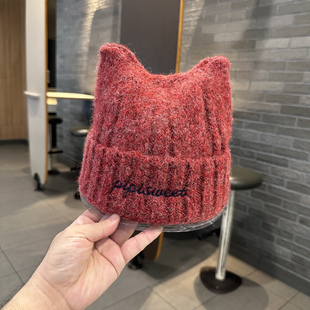 针织帽女可爱牛角帽秋冬街头出游保暖百搭护耳套头帽字母包头冷帽