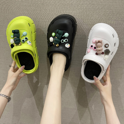 Мультяшные тапочки в стиле Crocs на платформе, милые повседневные босоножки, лето 2022 года, можно носить двумя способами, закрытый носок