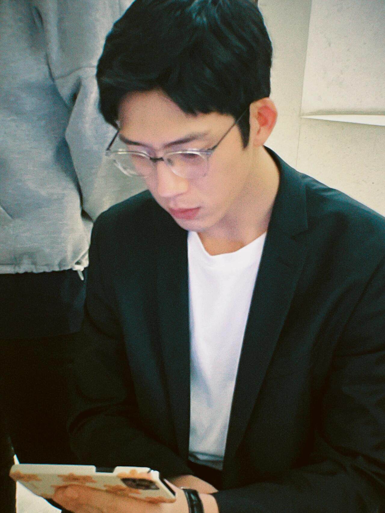 新生井柏然费可同款透明眼镜近视男可配度数防蓝光变色素颜神器女