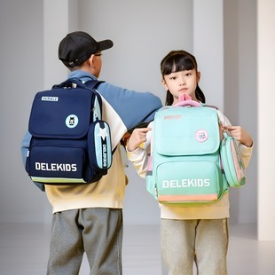 新款小学生书包肩负护脊减负超轻便透气男童小女生护脊儿童双肩包
