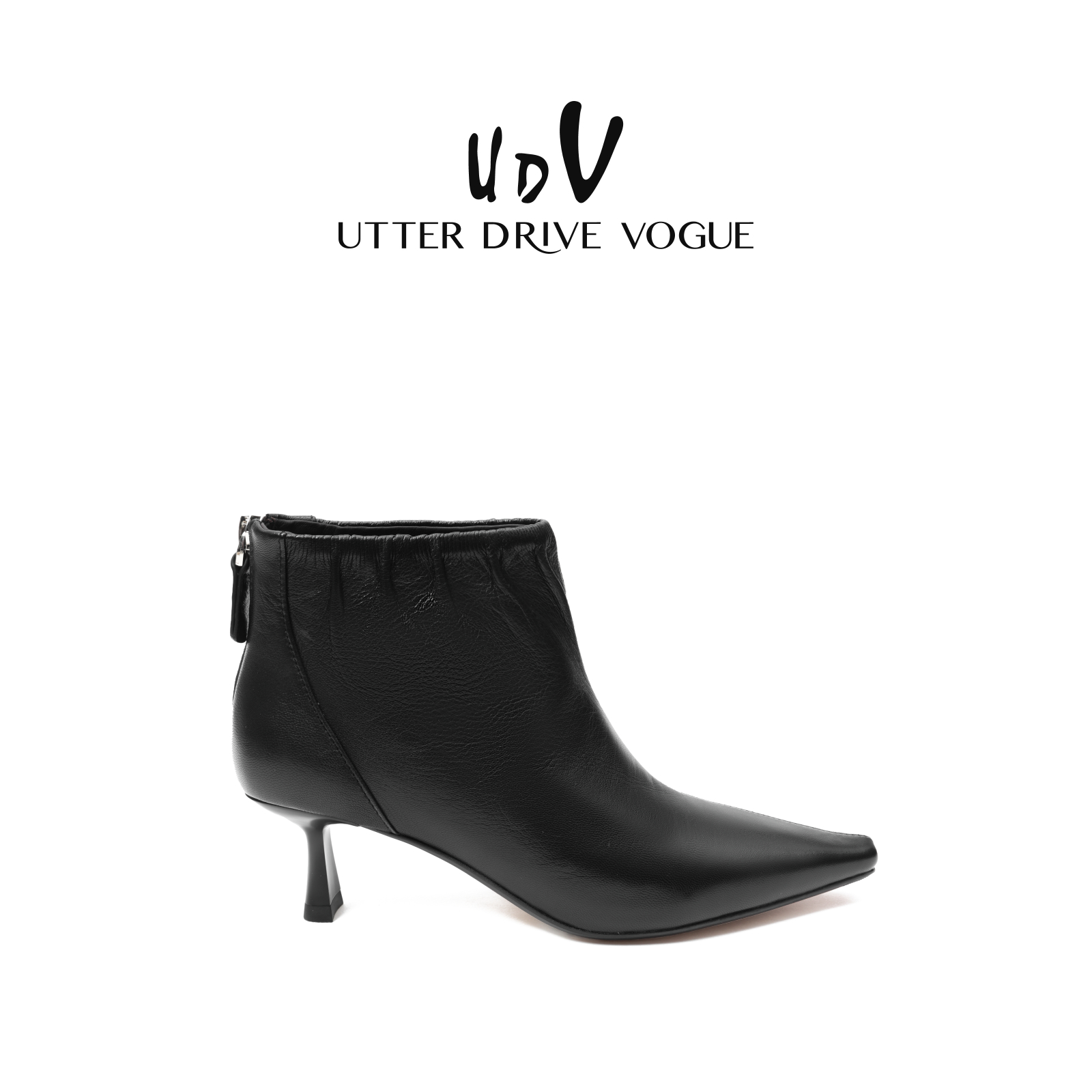 UDV褶皱肌理真皮尖头时装靴