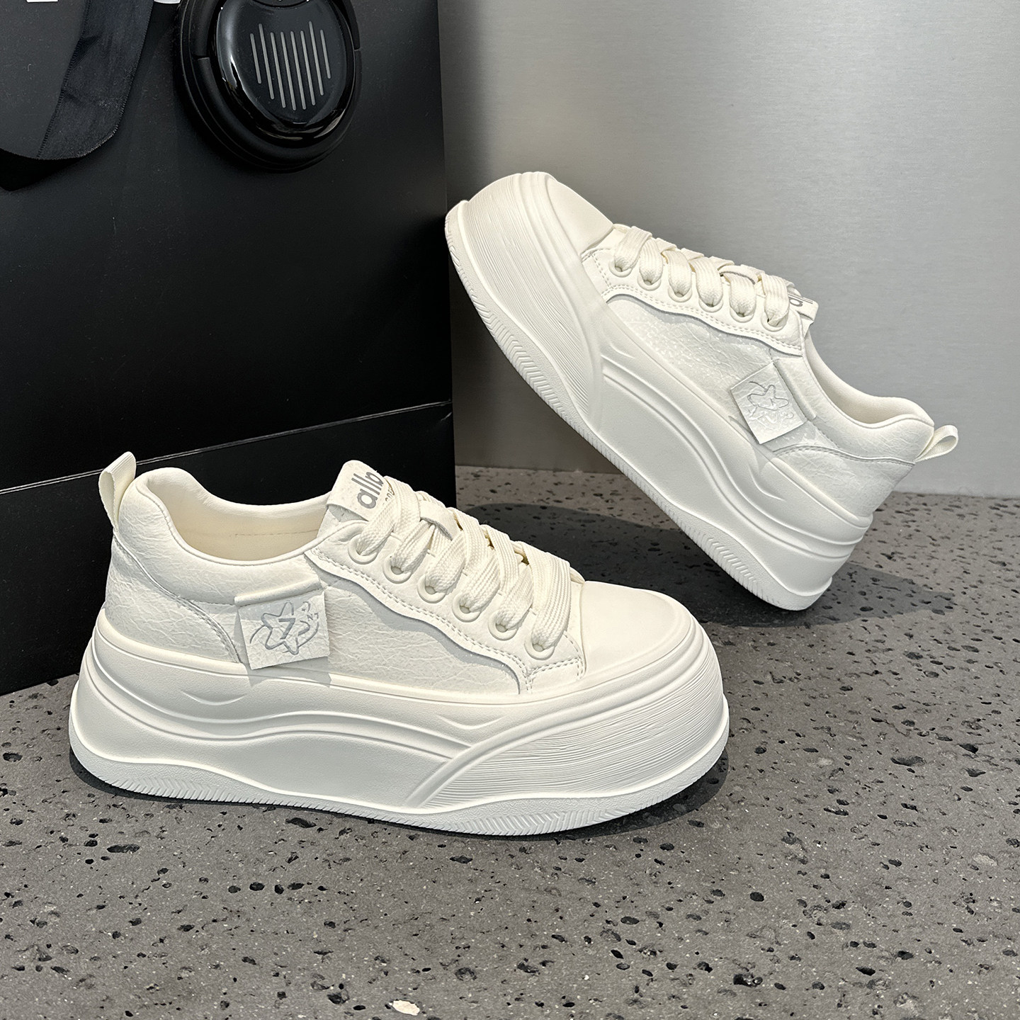 真皮轻便小白鞋女2026春季新款百搭松糕厚底增高软底休闲运动板鞋,女鞋,休闲板鞋,淘宝优惠券,粉丝福利购,淘宝优惠卷