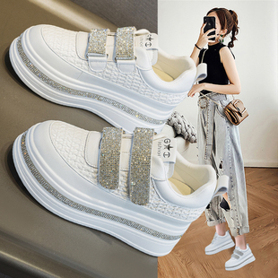 真皮魔术贴小白鞋女2026春季新款超火水钻厚底小个子内增高编织鞋