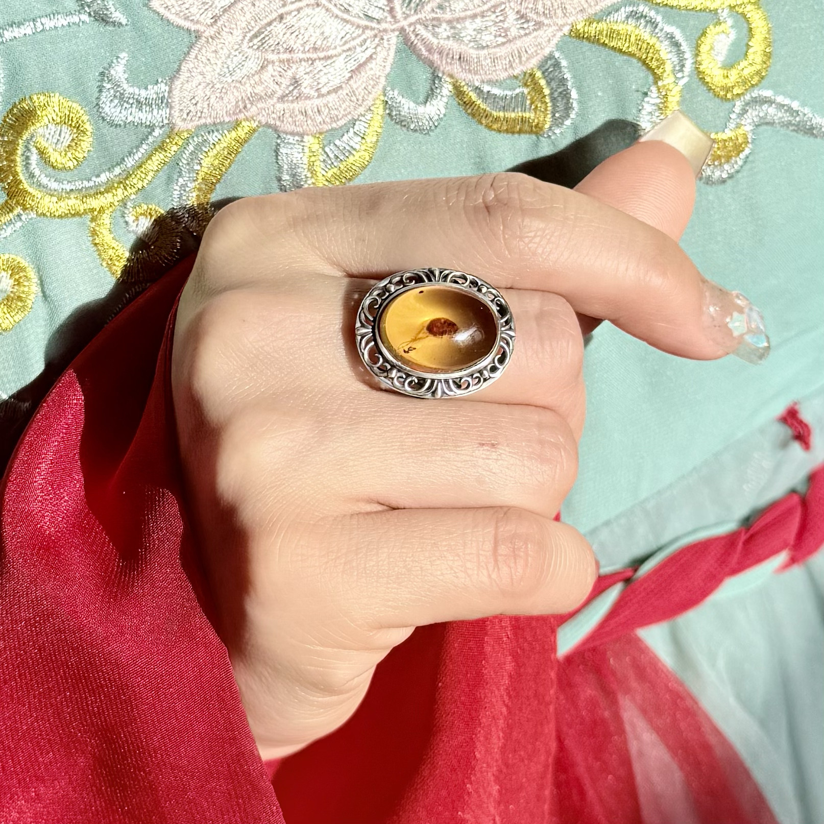 天然缅甸琥珀虫珀纯银戒指  富甲天下（带省检证书）珠宝级 孤品