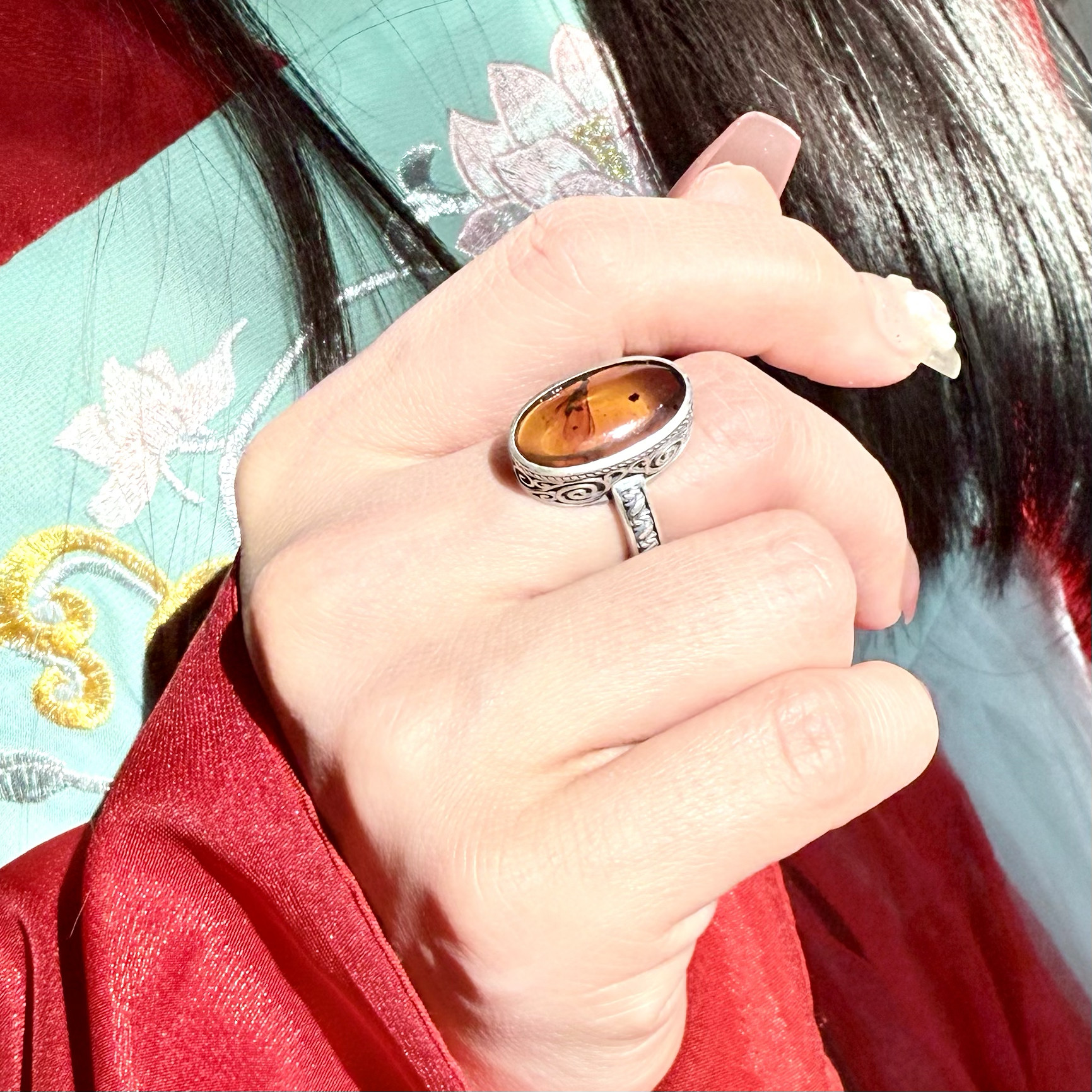 天然缅甸琥珀虫珀纯银戒指  一飞冲天（带省检证书）珠宝级 孤品