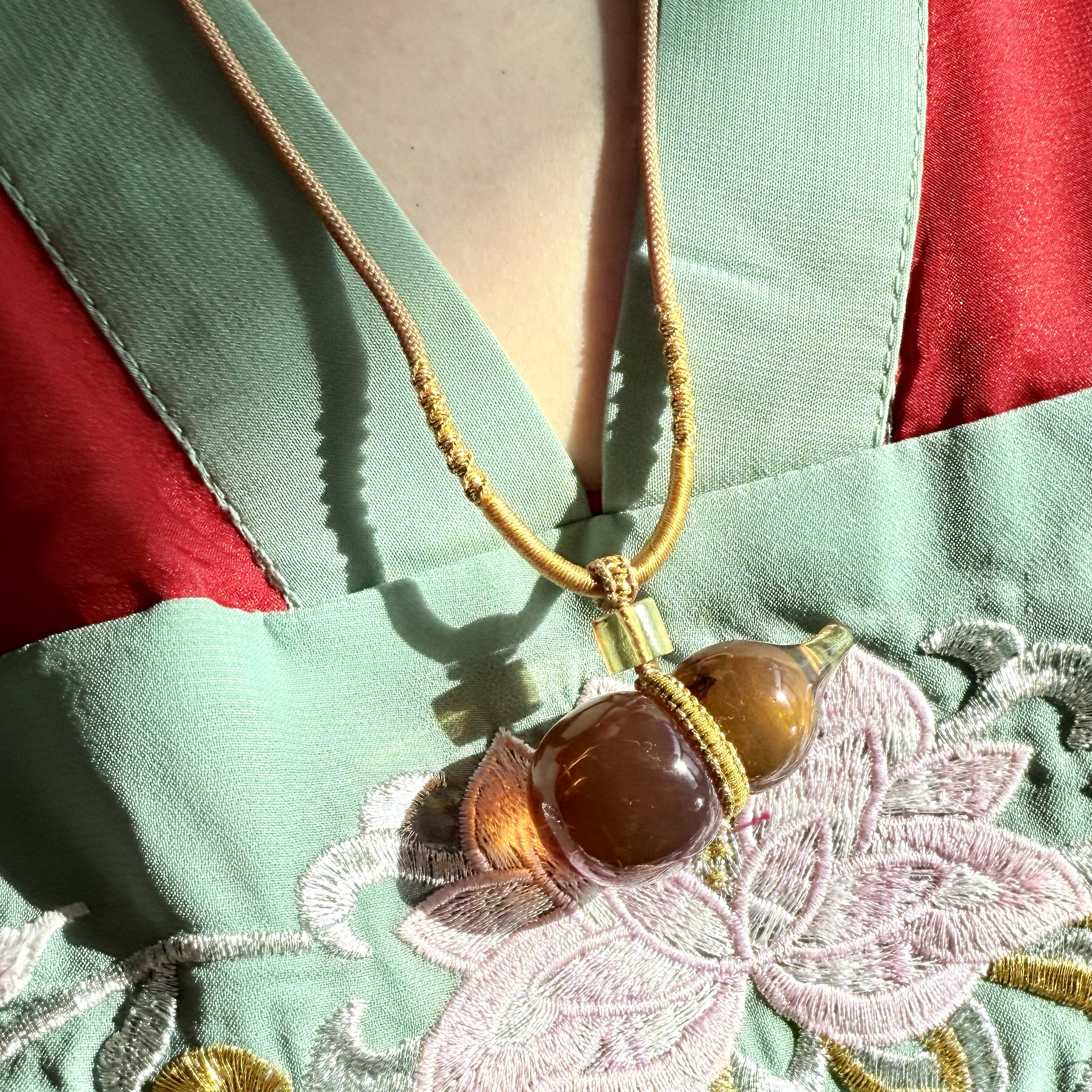 天然缅甸琥珀虫珀挂件 福禄多多(带省检证书)多虫 孤品