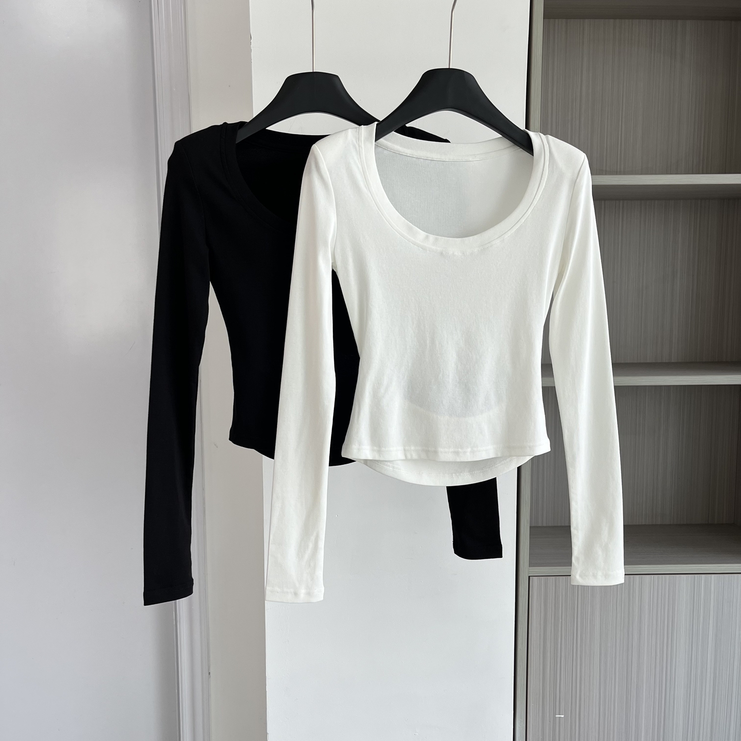 法式潮牌2025秋季新款纯色简约镂空打底衫女时尚百搭显瘦长袖T恤