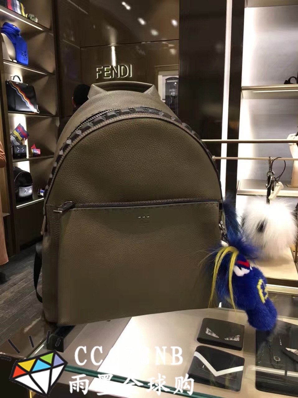 ·¨¹ú´ú¹º FENDI/·ÒµÏ пîÄÐÊ¿°ü ºÚÉ«Á¢Ìå·½¸ñË«¼ç±³°üÊé°ü °üÓÊ
