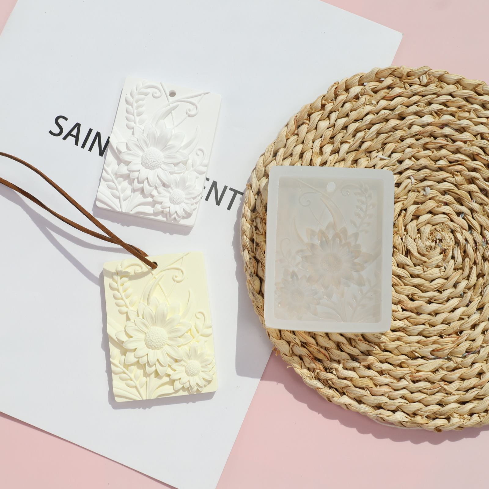 浮雕雏菊花挂牌硅胶模具汽车香薰扩香片DIY团建石膏手工材料模具