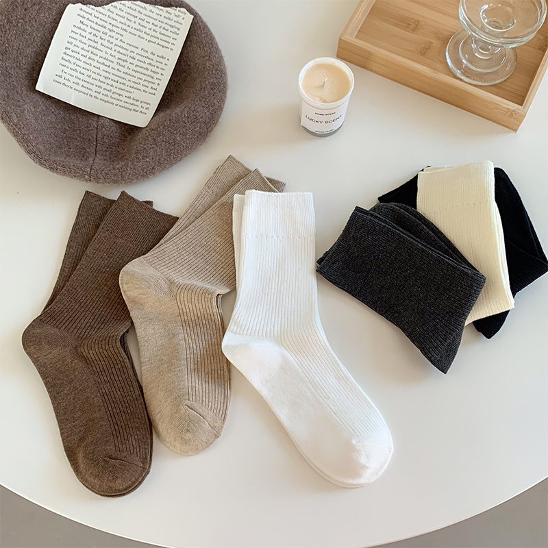 百搭黑白纯色休闲透气学生运动袜