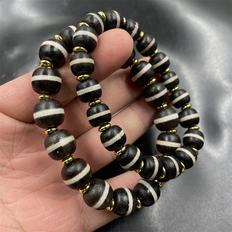 藏式复古做旧包浆一线天珠玛瑙老型珠手链 西藏老玛瑙手串