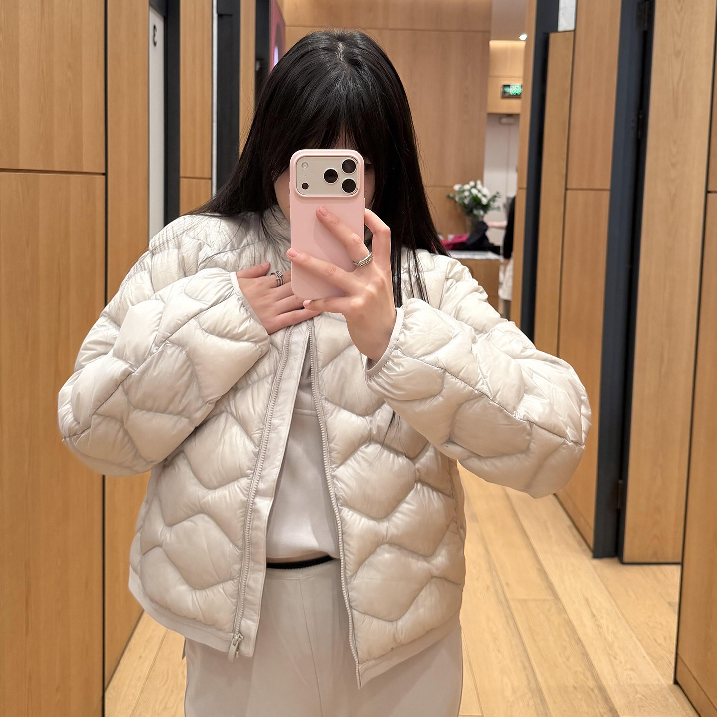 FeatherWeight波浪菱格羽绒服