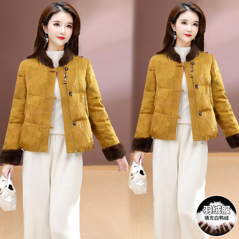 新中式复古短款羽绒服女2025冬季新款毛领盘扣白鸭绒外套通勤风潮