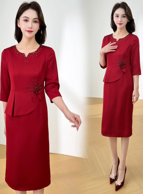 高端气质红色连衣裙女2026新款七分袖烫钻假两件收腰显瘦减龄裙潮