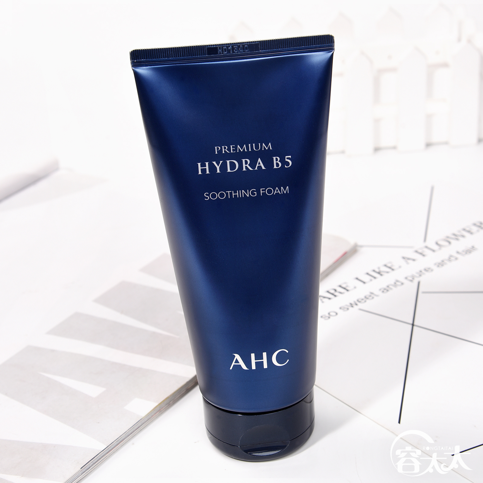 ÈÝ̫̫ahcÉý¼¶B5²£ÄòËáÏ´ÃæÄÌ180ml °üÓÊ Éî²ãÇå½àë¿×²¹Ë®Ê滺