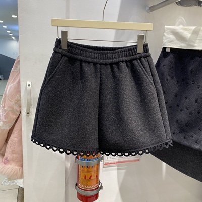 毛呢阔腿休闲短裤女欧洲站2025冬季时尚宽松拼接蕾丝显瘦A字裤潮