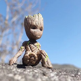 格鲁特手办摆件坐姿格鲁特树人银河护卫队花盆栽车载电脑机箱摆件