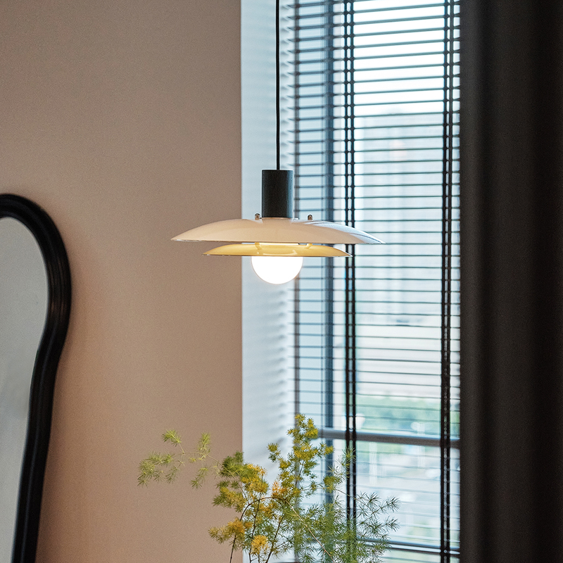 餐厅吧台极简飞碟吊灯