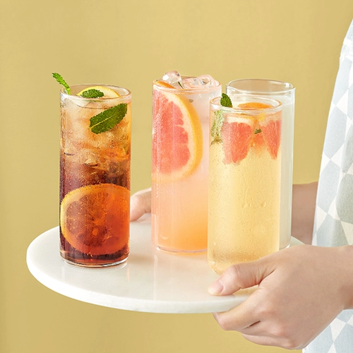 Зеленая бусинка завтрак молоко чашка стакана чашка стеклянная сетка знаменитость ins ind wind girl high -value vence of dring water cup cup cup cup