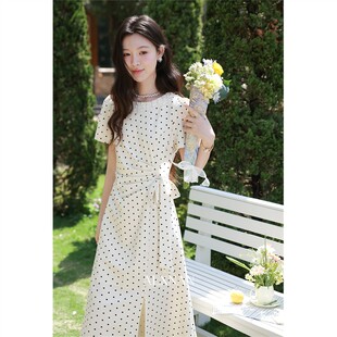 连衣裙女夏2026早春独特漂亮穿搭巨好看夏日绝美掐腰法式小个裙子