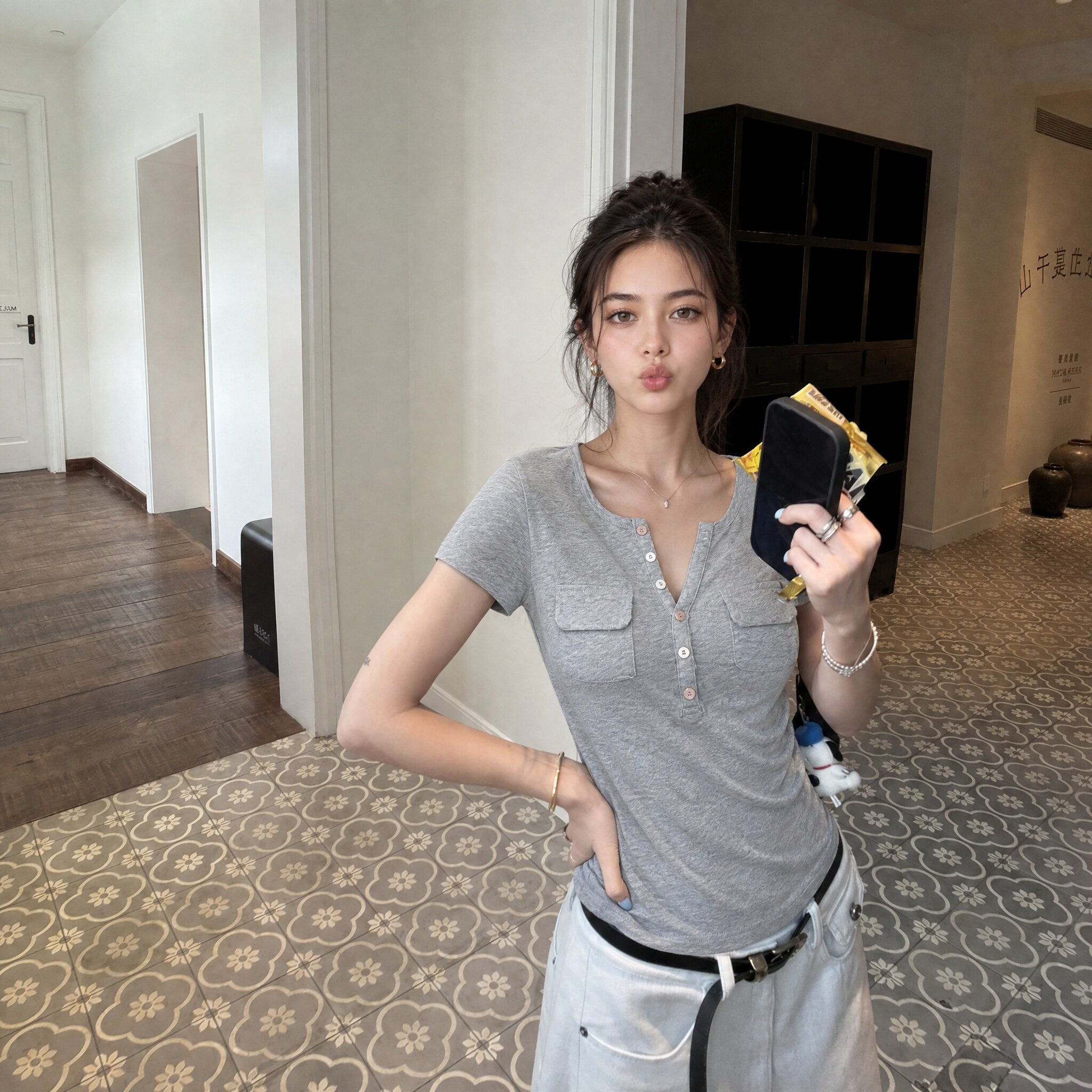 美式复古亨利领口袋短袖T恤女夏季2026新款修身显瘦独特精美上衣