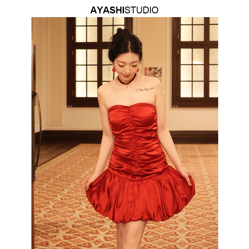 AYASHI【缎紅】日本进口绸缎皱褶醋酸抹胸礼服蓬蓬连衣裙酒红年会