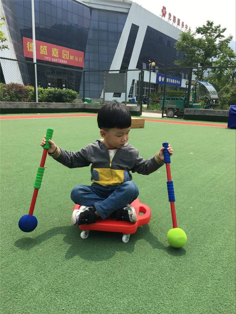 感统训练器材 儿童四轮平衡板塑料加厚方形小滑板爬 滑板车 康复