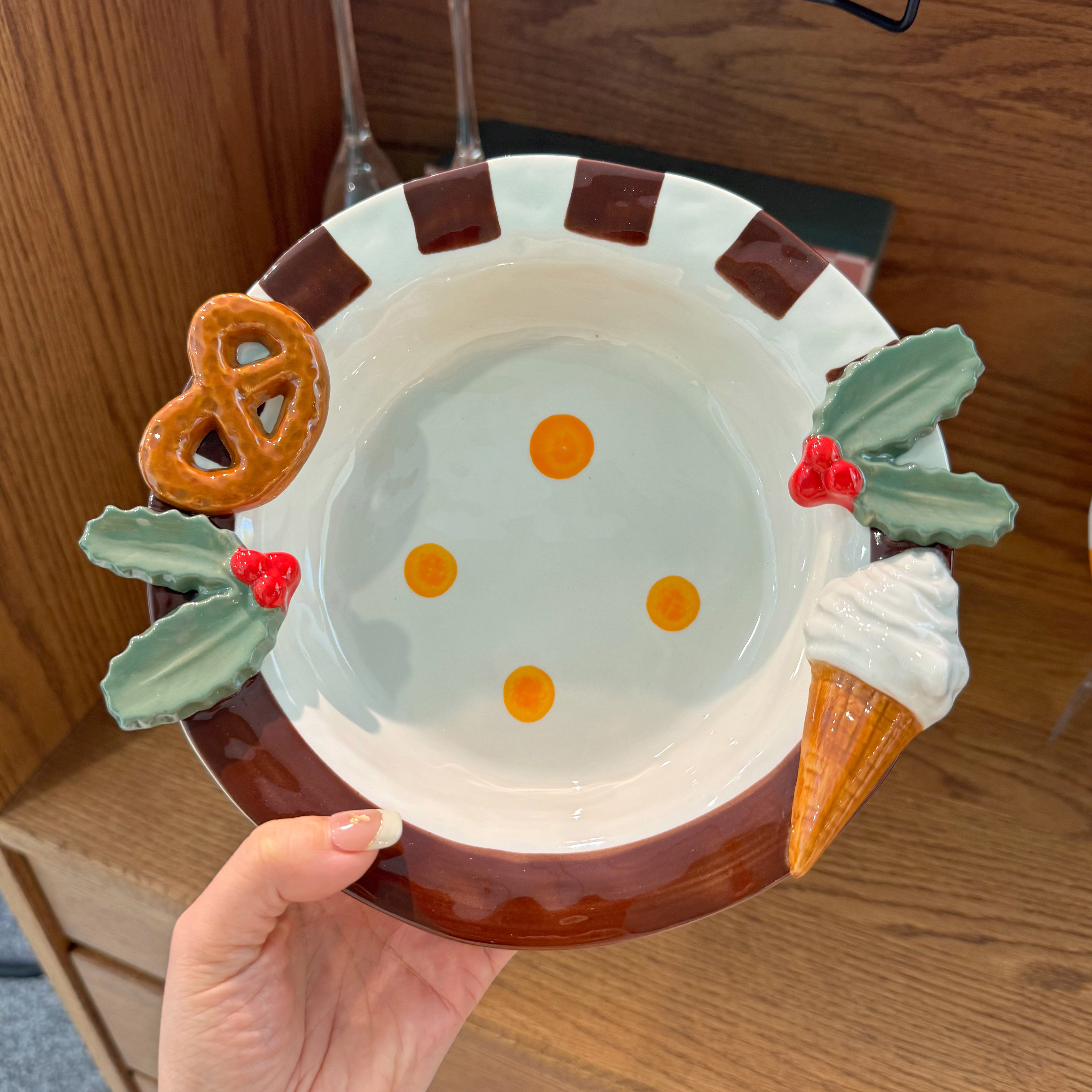 韩式浮雕趣奇饼干甜品盘陶瓷釉下彩水果沙拉盘子家用深盘礼盒装