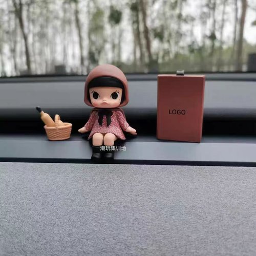 泡泡玛特molly潮玩盲盒改娃奢侈大牌特斯拉奔驰车载摆件出风口夹