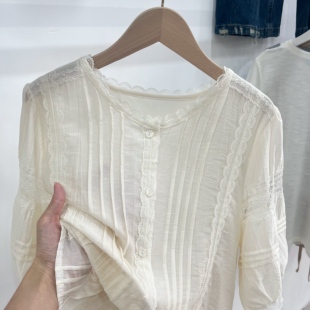 配半身裙子的洋气小衫衬衫女款2026新款夏季蕾丝边中袖宽松上衣夏