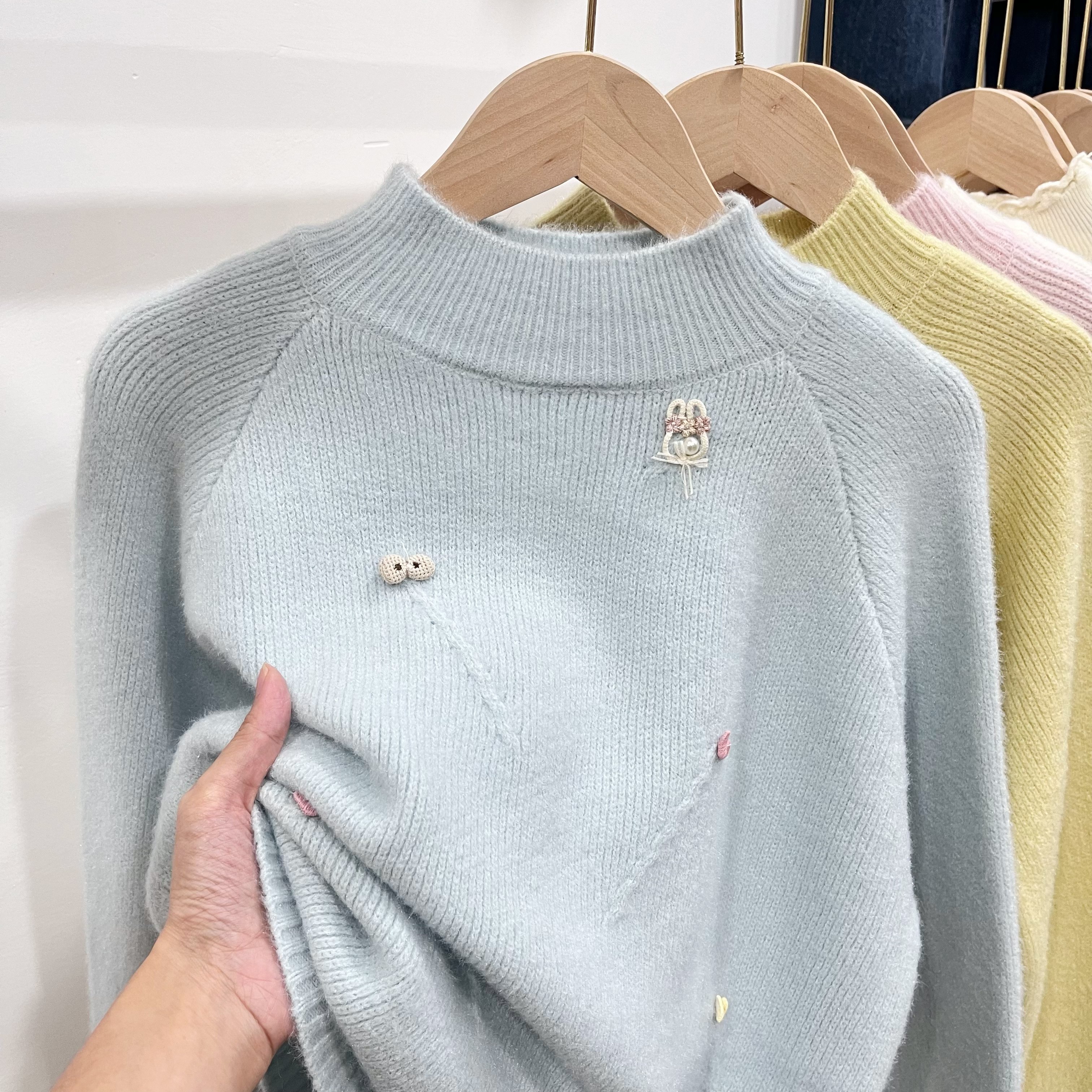 奶呼呼软糯针织衫女款毛衣内搭小众高级感可外穿冬季加厚打底衫,女装/女士精品,毛衣,淘宝优惠券,粉丝福利购,淘宝优惠卷