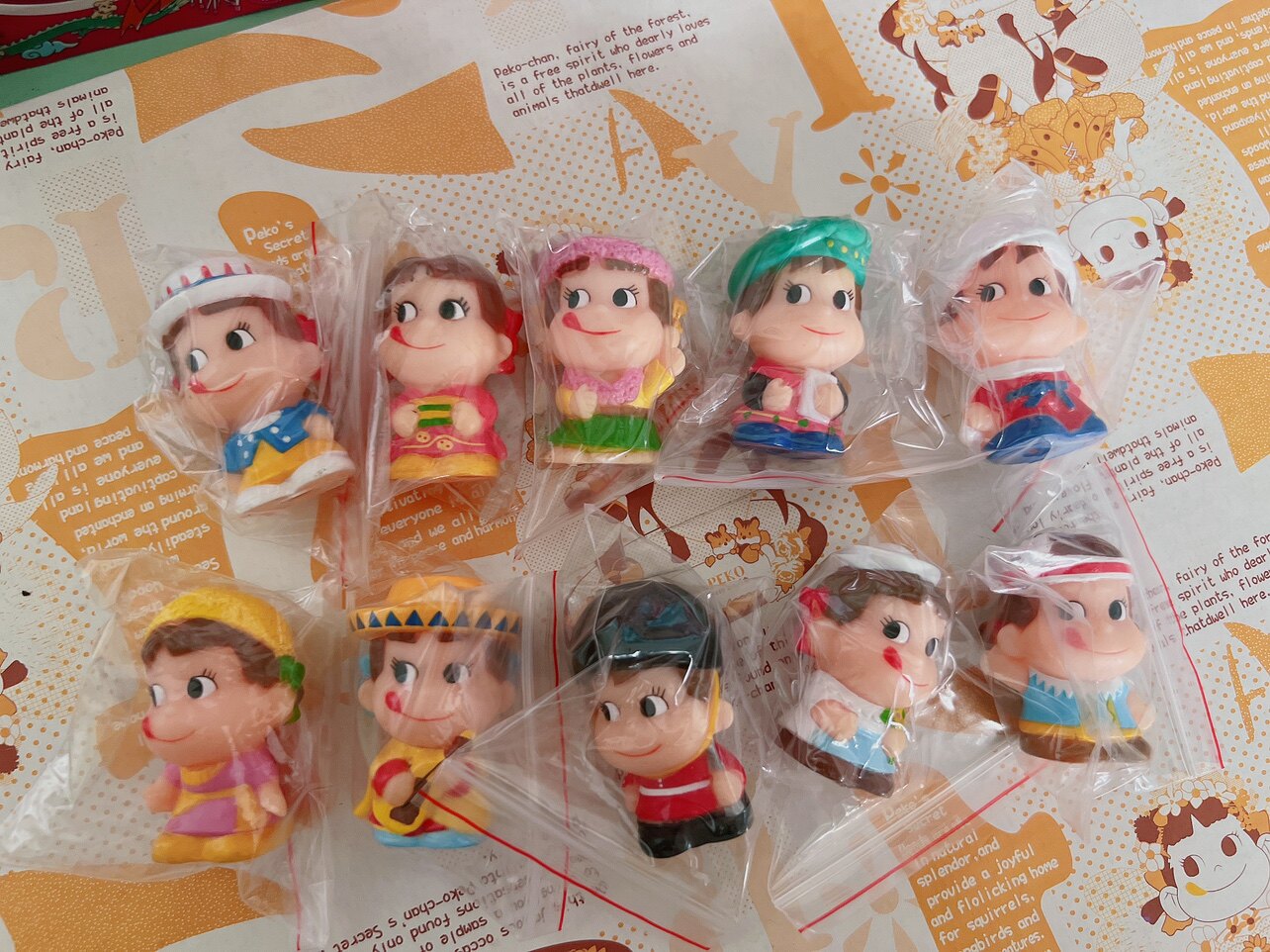 日本昭和玩具不二家小物胶皮指偶合集