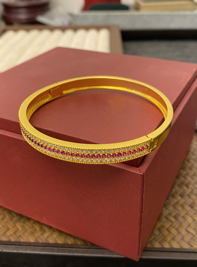 新中式国潮风古法点钻三排钻闪动蔷薇手镯卡扣可打开轻奢爆闪镯子