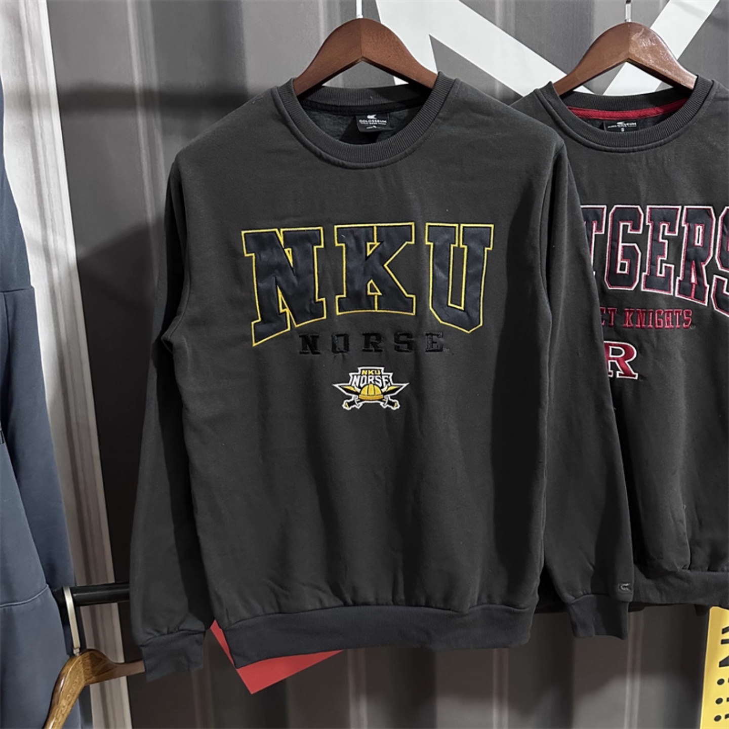 秋冬薄绒加绒运动圆领卫衣NCAA美大学球队刺绣宽松美式休闲上衣