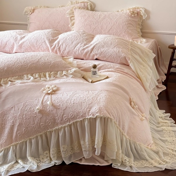 冬季粉色加厚雕花牛奶绒四件套