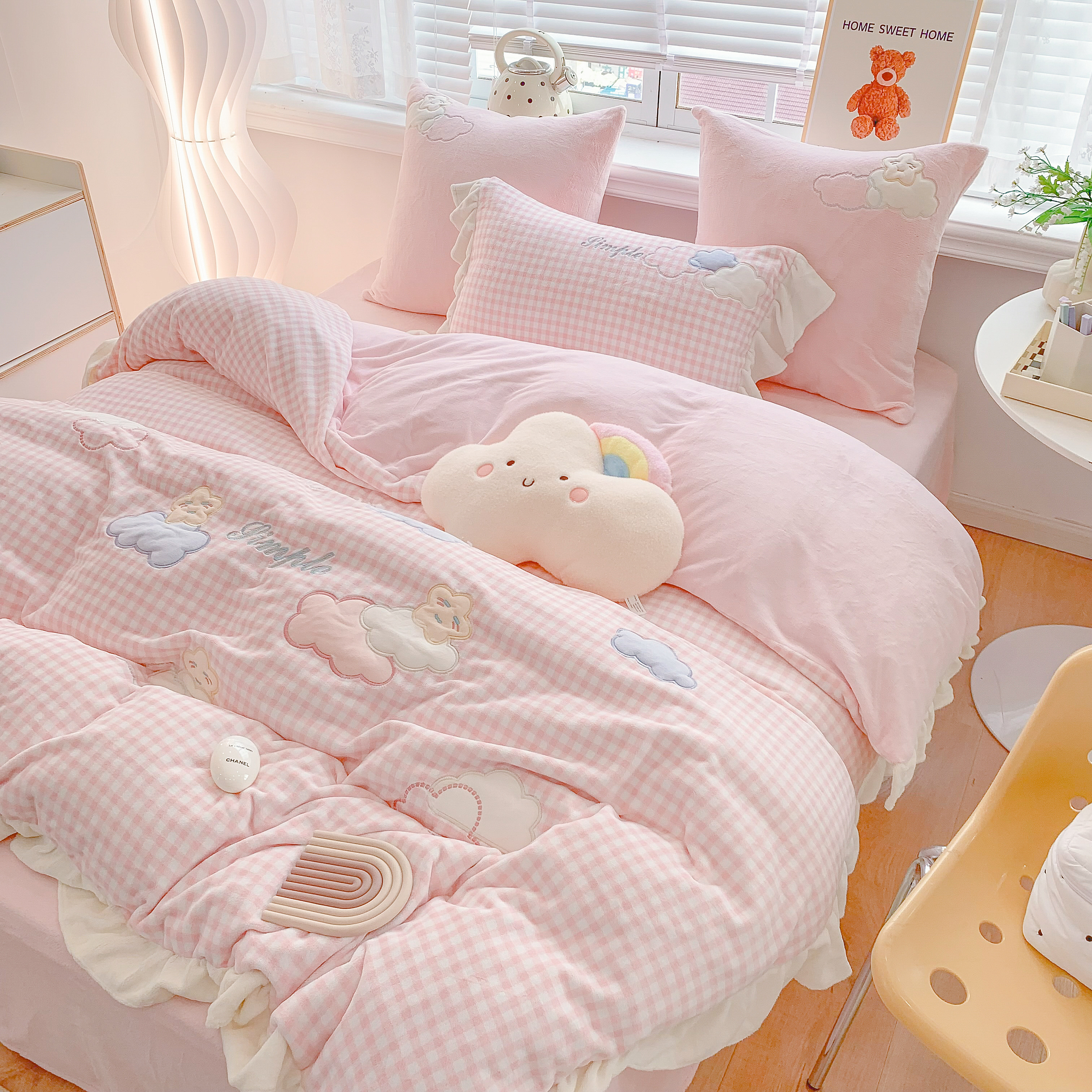 送云朵抱枕！可爱牛奶绒四件套