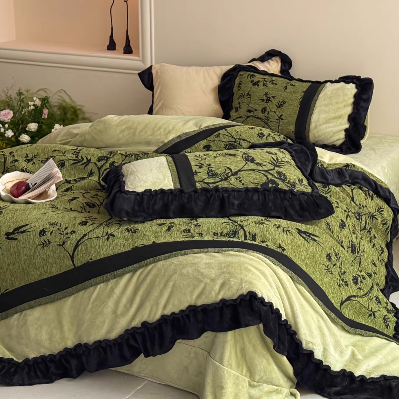 法式轻奢复古风牛奶绒秋冬四件套印花褶皱花边珊瑚绒被套加厚床单