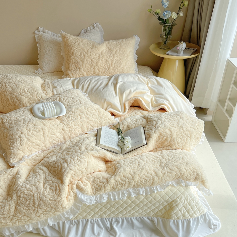 绗缝花朵公主加绒蕾丝花边被套