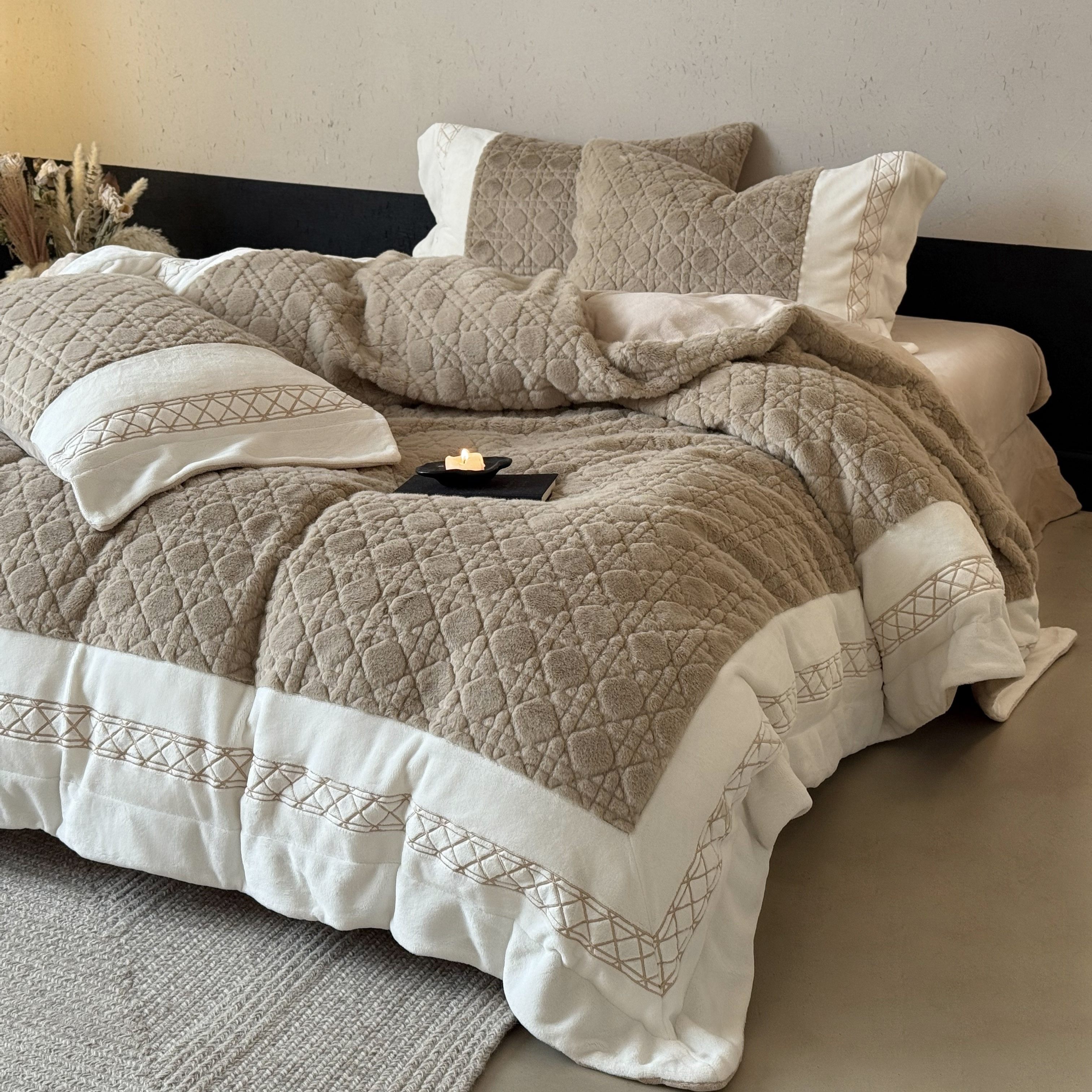 法式轻奢高级感兔兔绒牛奶绒四件套冬季加厚保暖刺绣毛绒被套床品