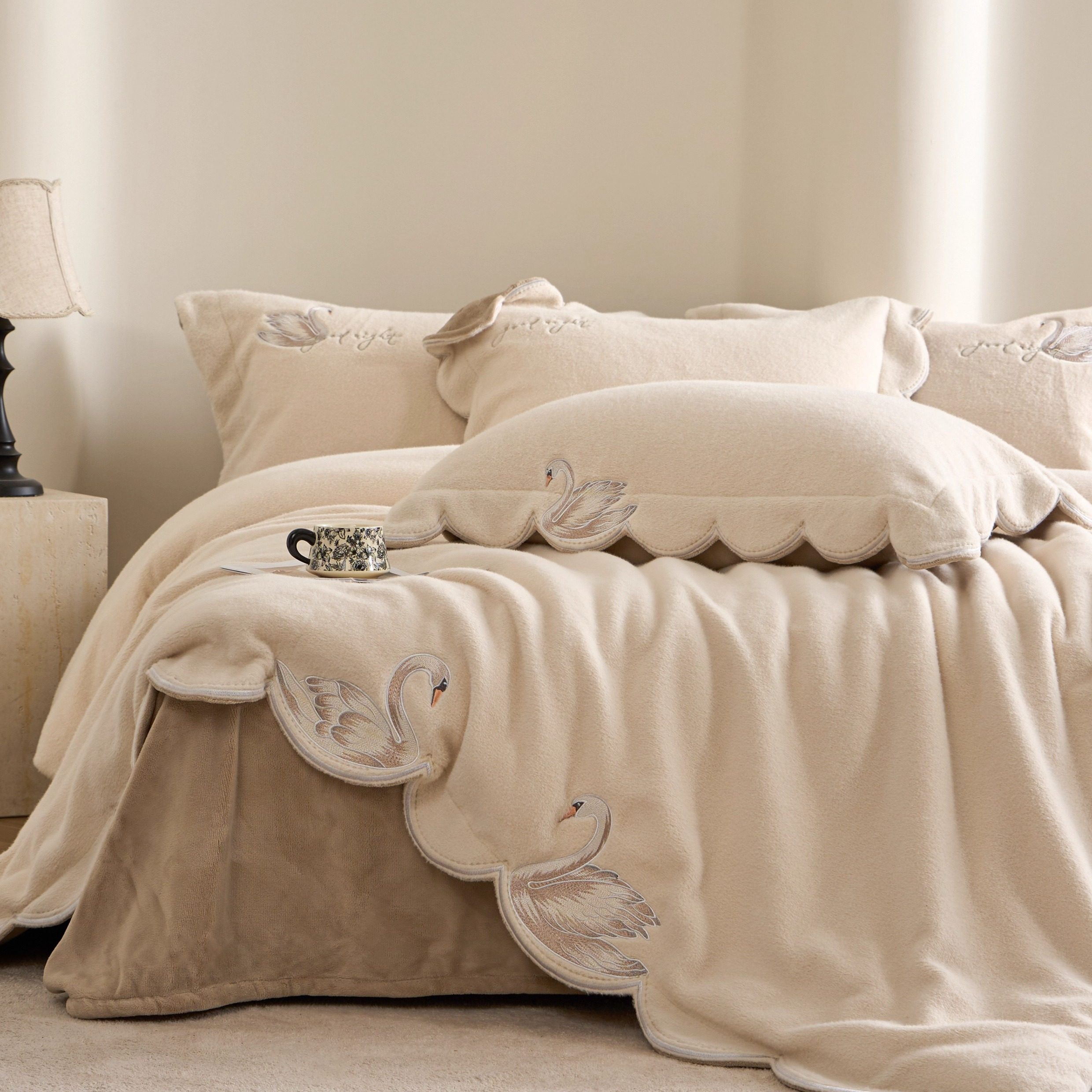 冬季加厚牛奶绒四件套珊瑚绒法式复古刺绣被套双面绒保暖毛绒床裙