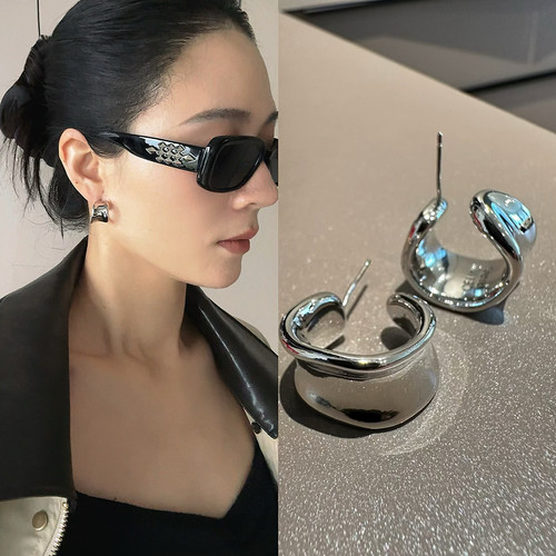 方圆脸金属质感耳饰女