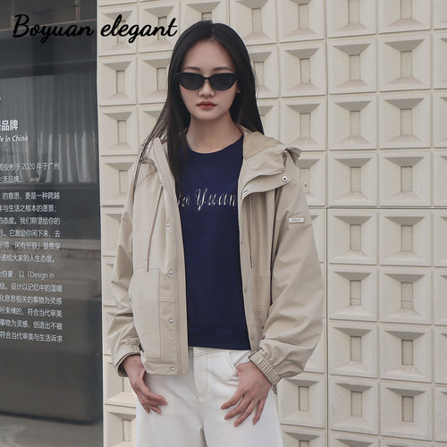 时尚宽松显瘦连帽工装夹克外套女