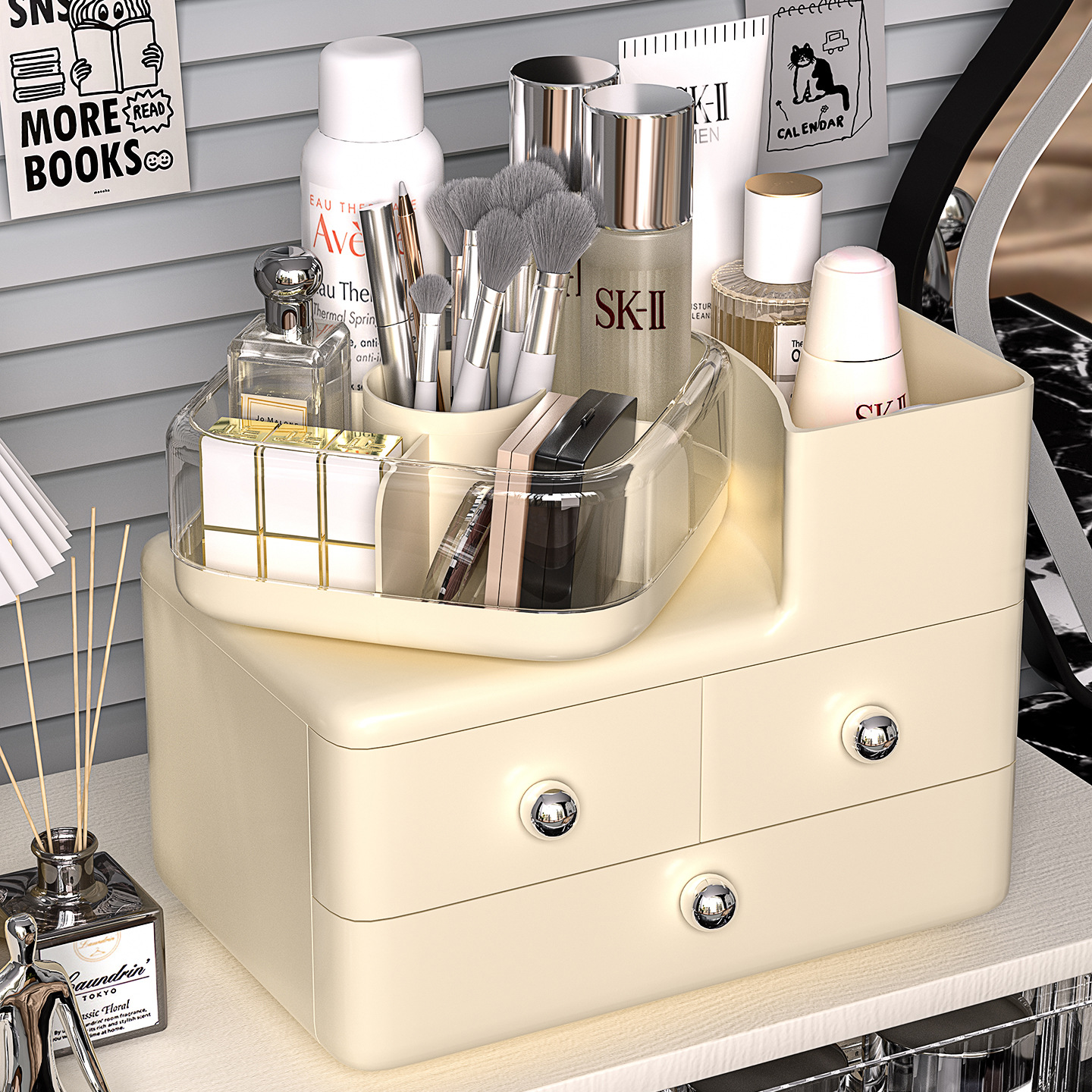 化妆收纳梳妆台护肤品化妆刷