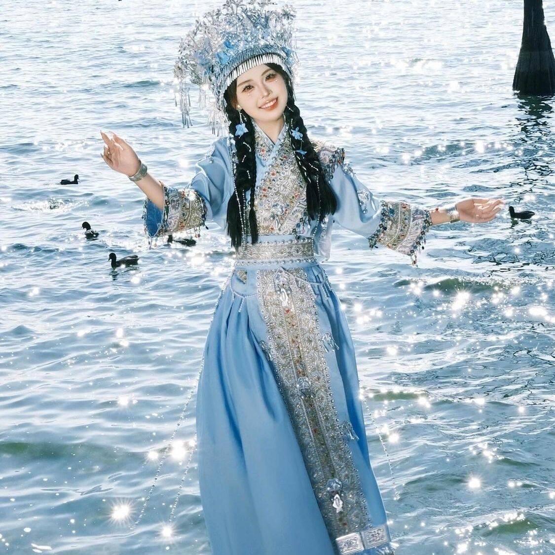 苗族整套服装清新蓝色套装超仙民族苗疆少女写真显瘦旅拍全套新款