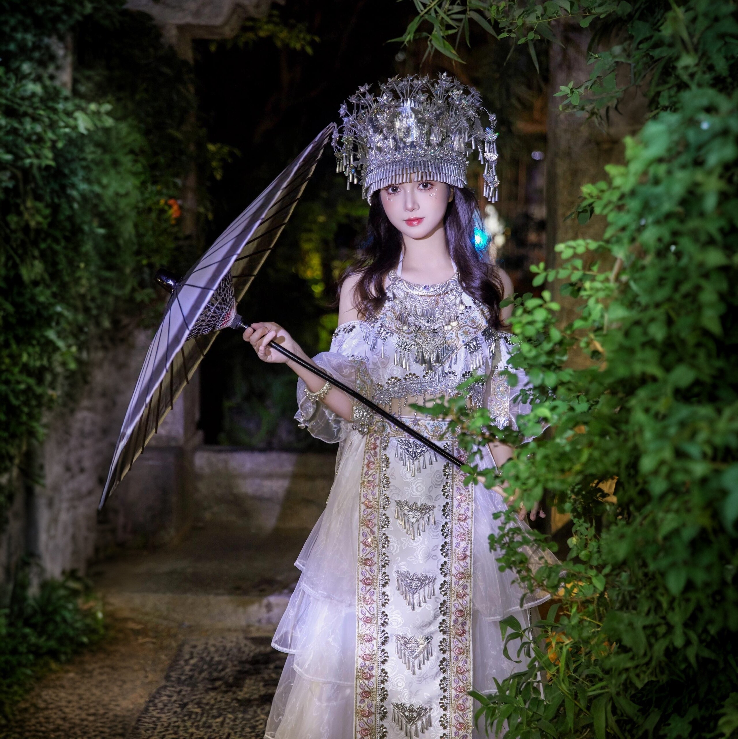 新款苗疆少数民族服装女写真服饰纱裙显瘦旅拍抹胸苗族旅拍服装头