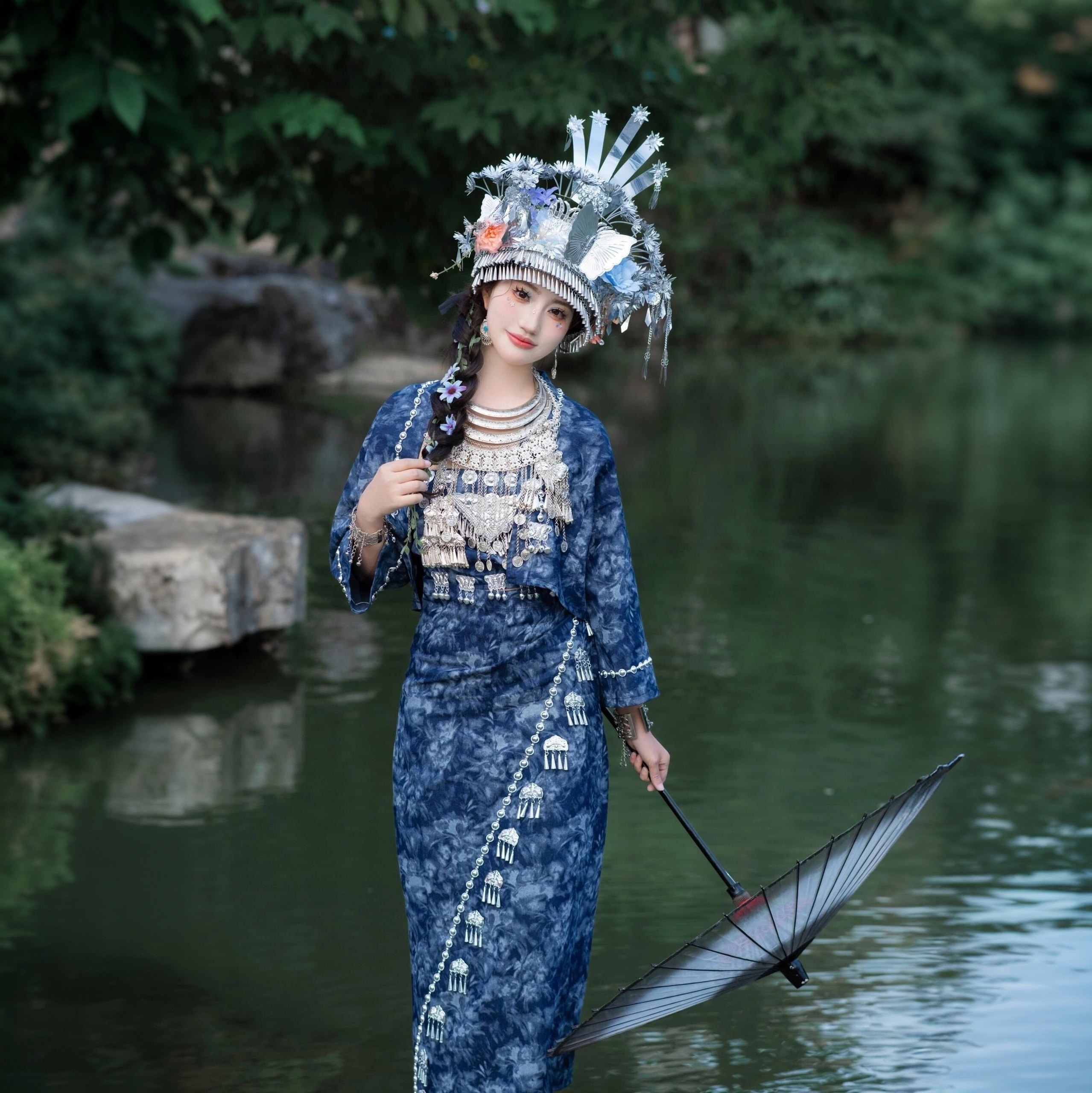 新款服装扎染苗疆套装少女苗族服饰旅拍少数民族爆款摄影写真蜡染